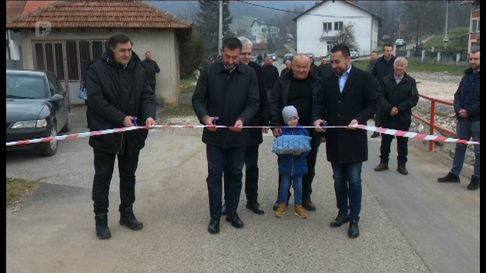 100 hiljada maraka za lokalni put i oborinske vode u Ševarlijama